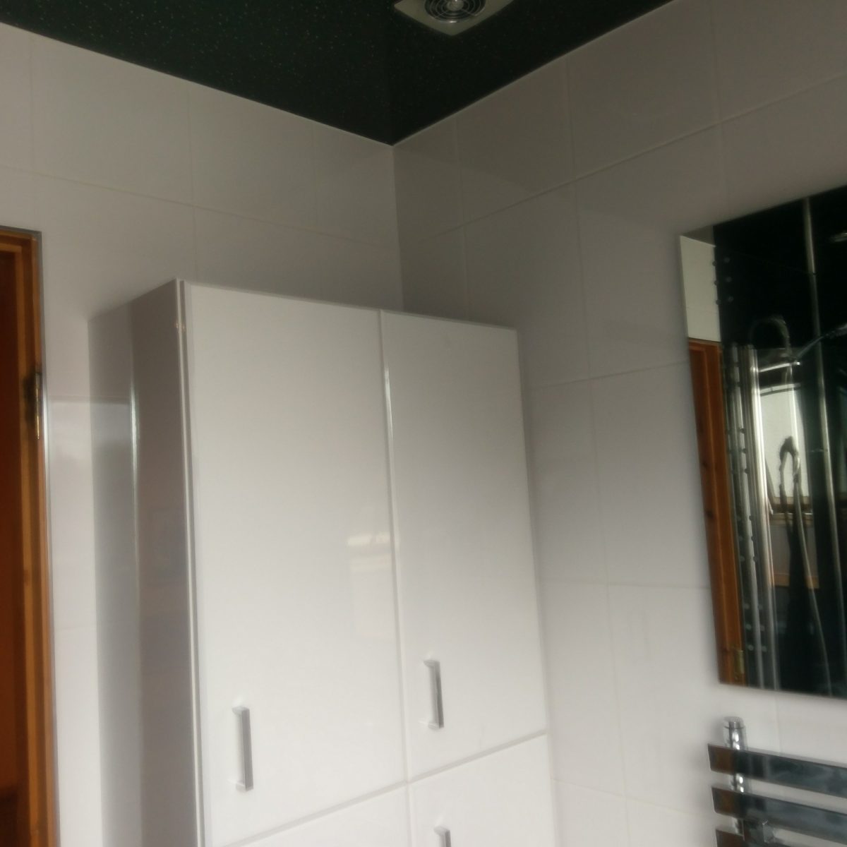 Bathroom instrallation